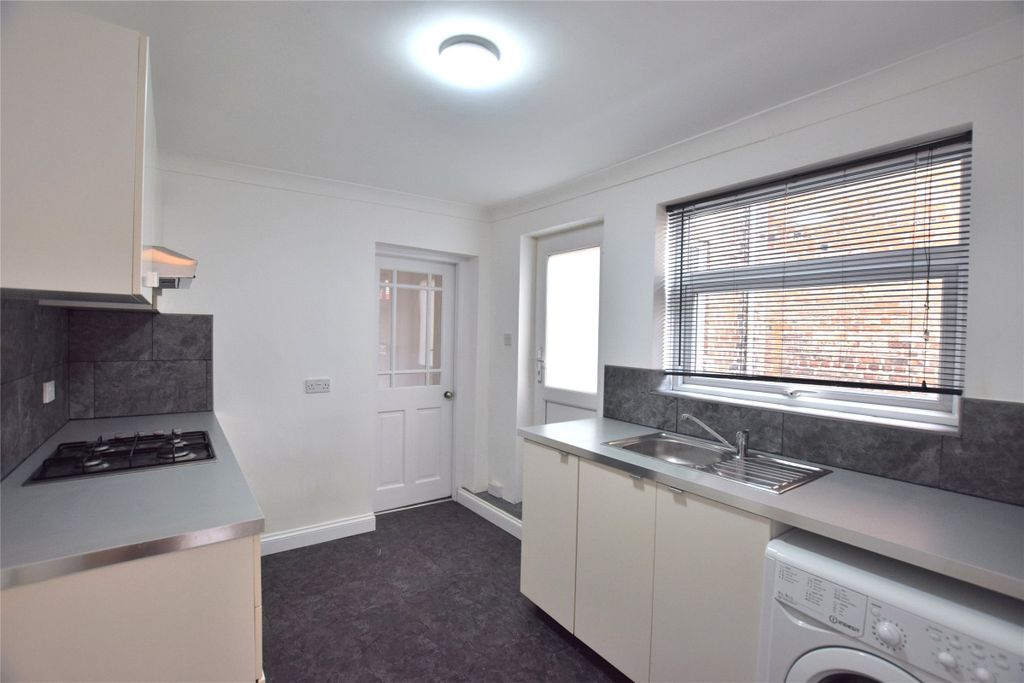 Property photo 1 of 7 Kitchen