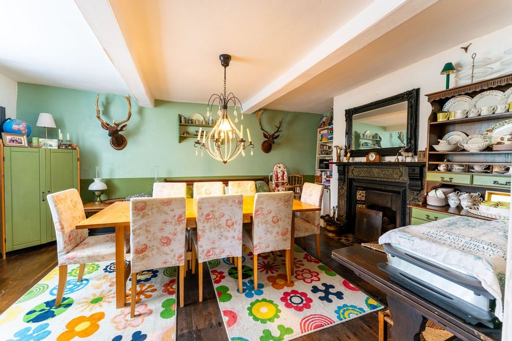 Property photo 3 of 23