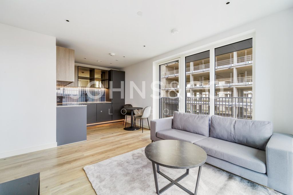 Property photo 3 of 25