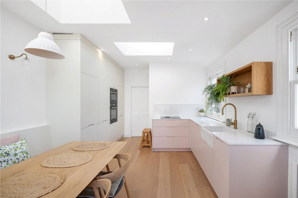 Property photo 2 of 11 Picture 2