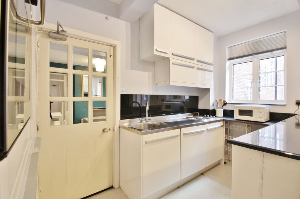 Property photo 3 of 13 Photo 11