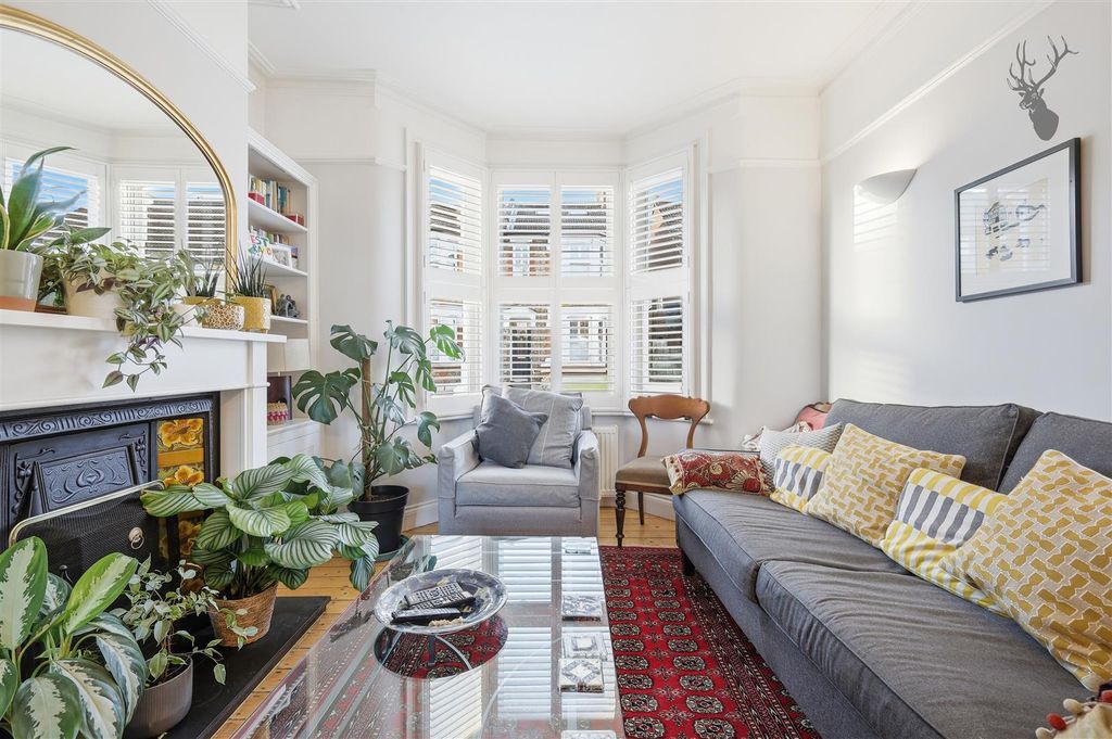 Property photo 2 of 19