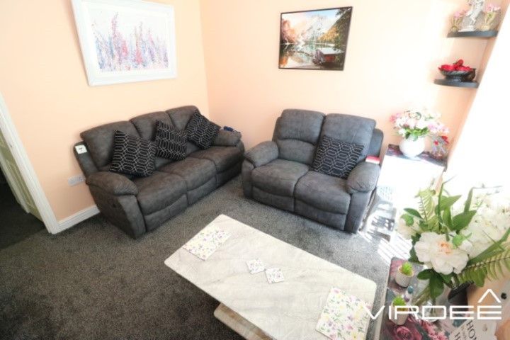 Property photo 2 of 14