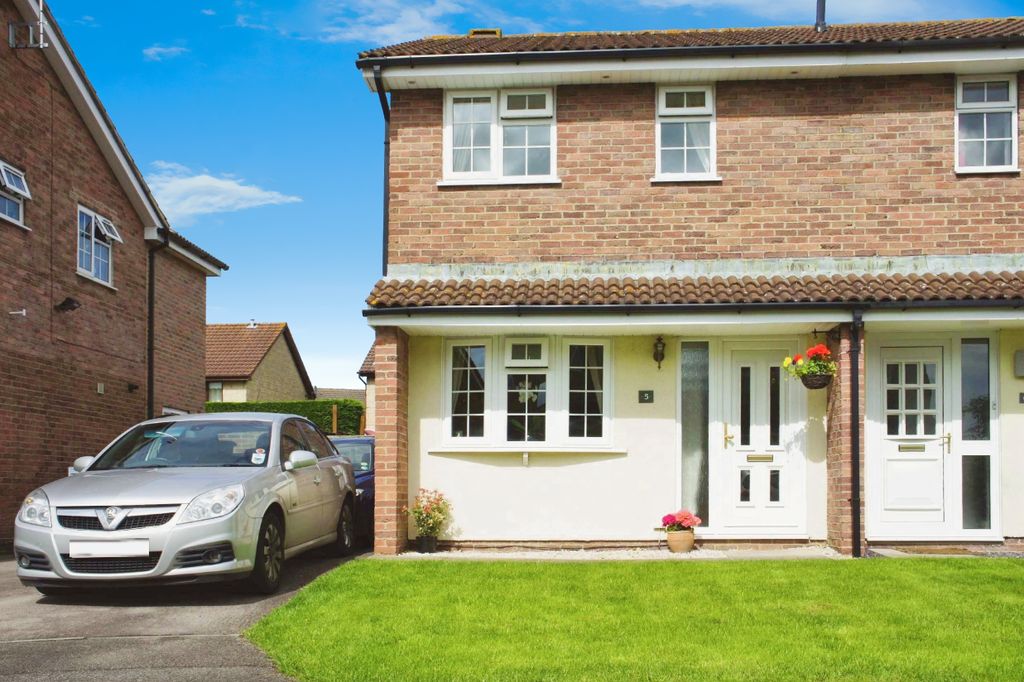 Property photo 1 of 9 External