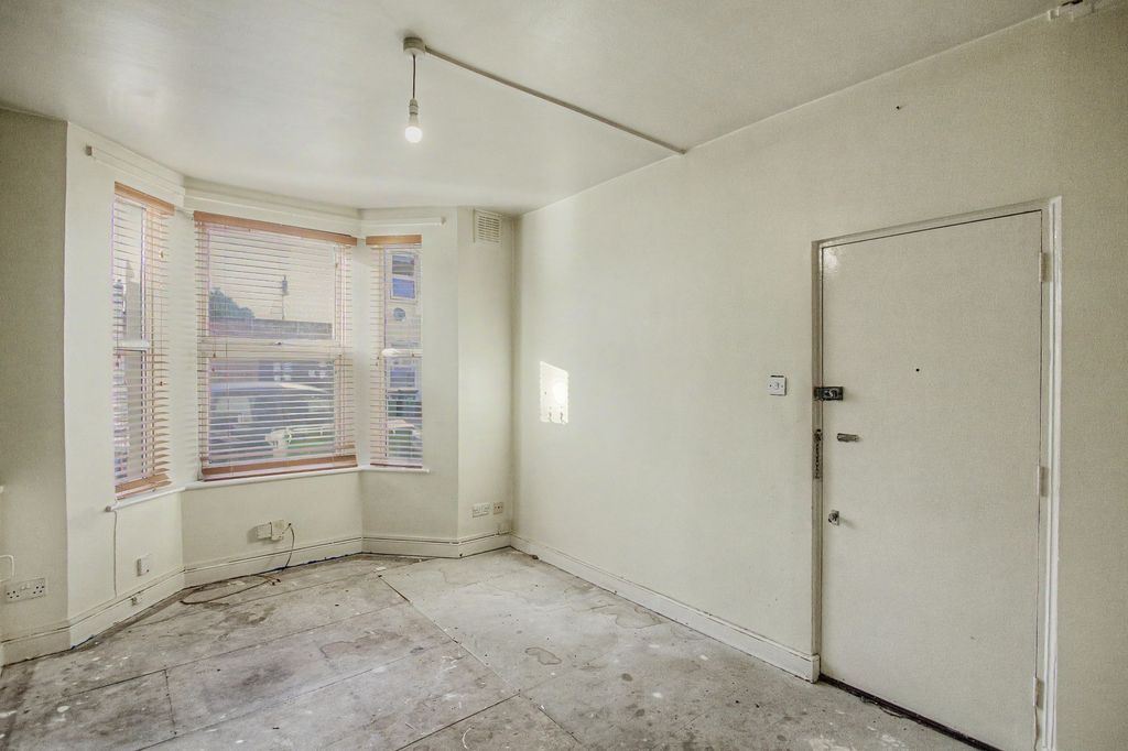 Property photo 3 of 12 Flat A, 2 Otley Road, London E16 3Jt