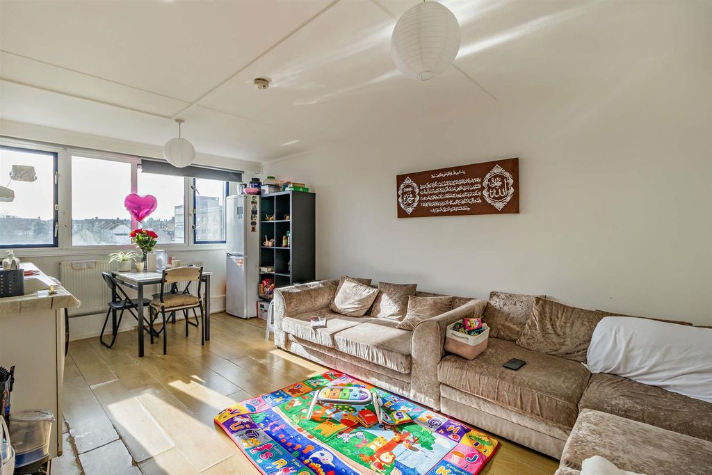 Property photo 2 of 6