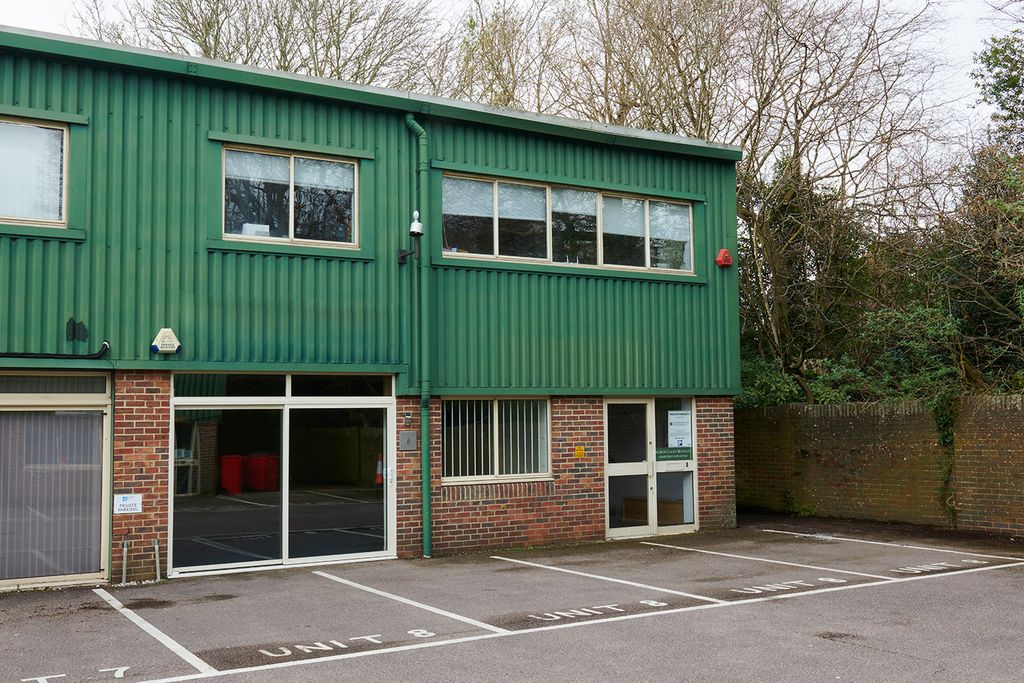 Property photo 1 of 5
