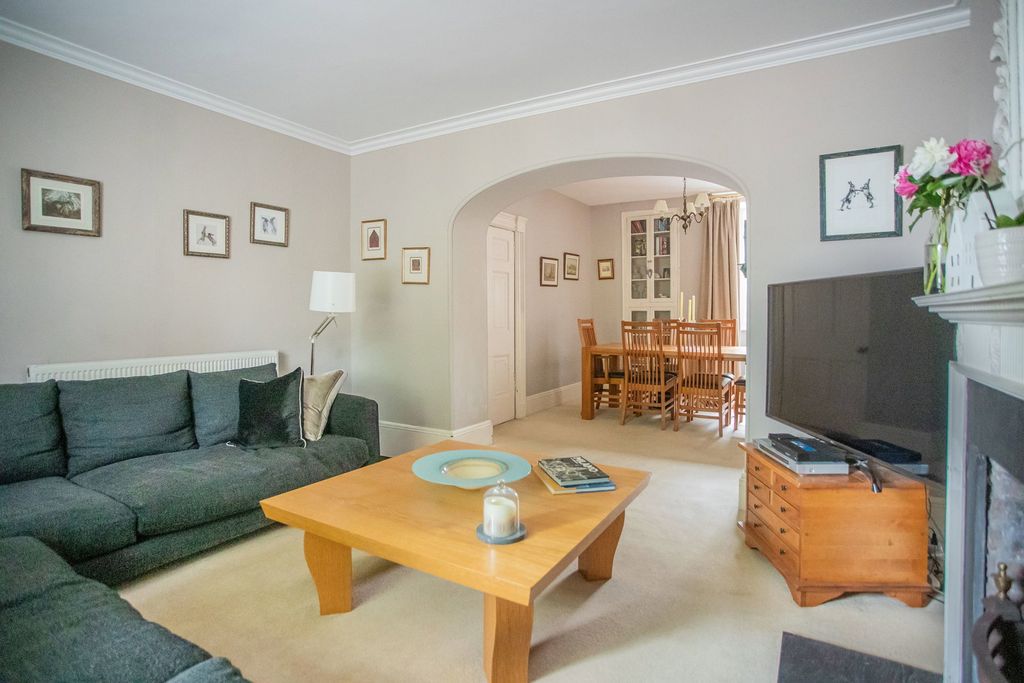 Property photo 2 of 19