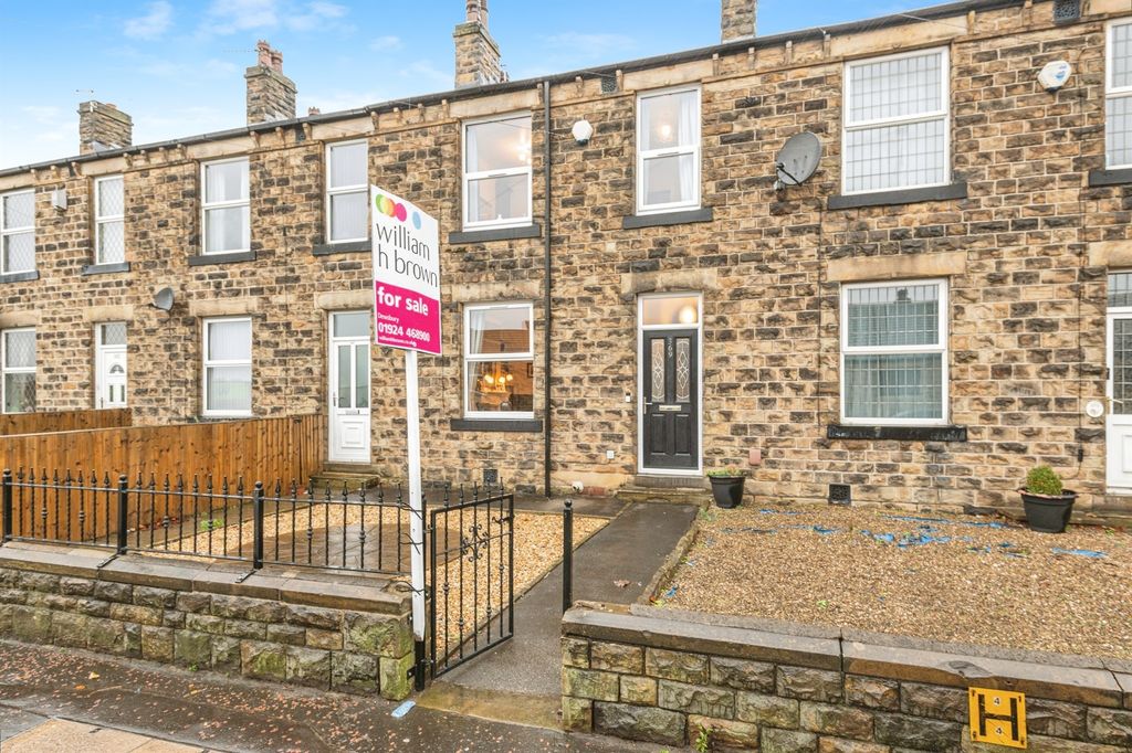 Property photo 2 of 18