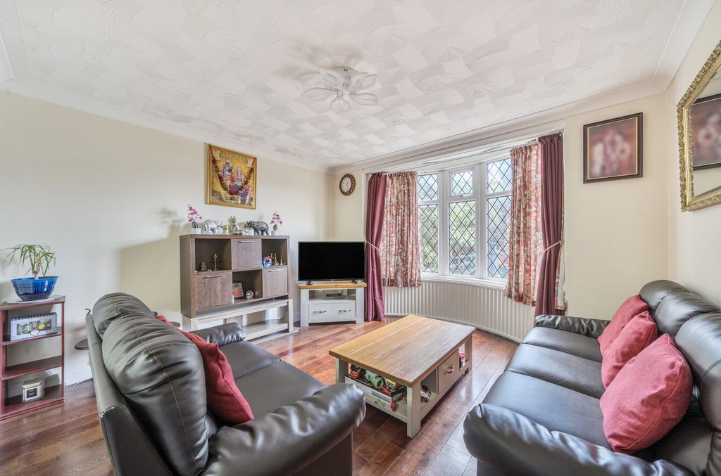Property photo 3 of 21 13439421468Ae035831486