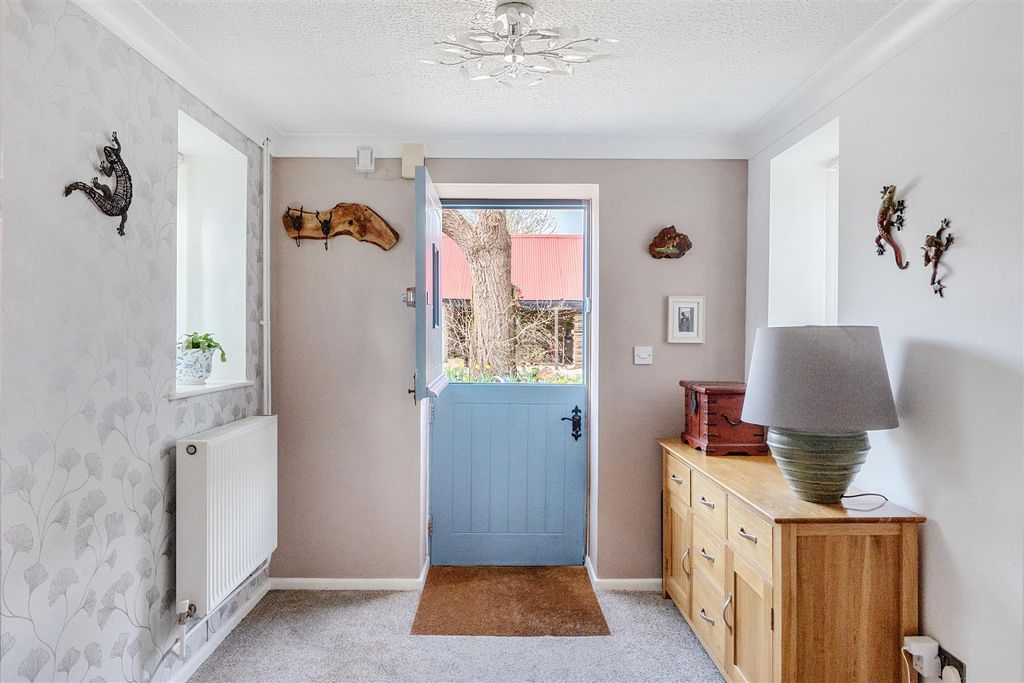 Property photo 3 of 15 Hall