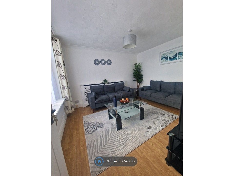 Property photo 2 of 14 Lounge