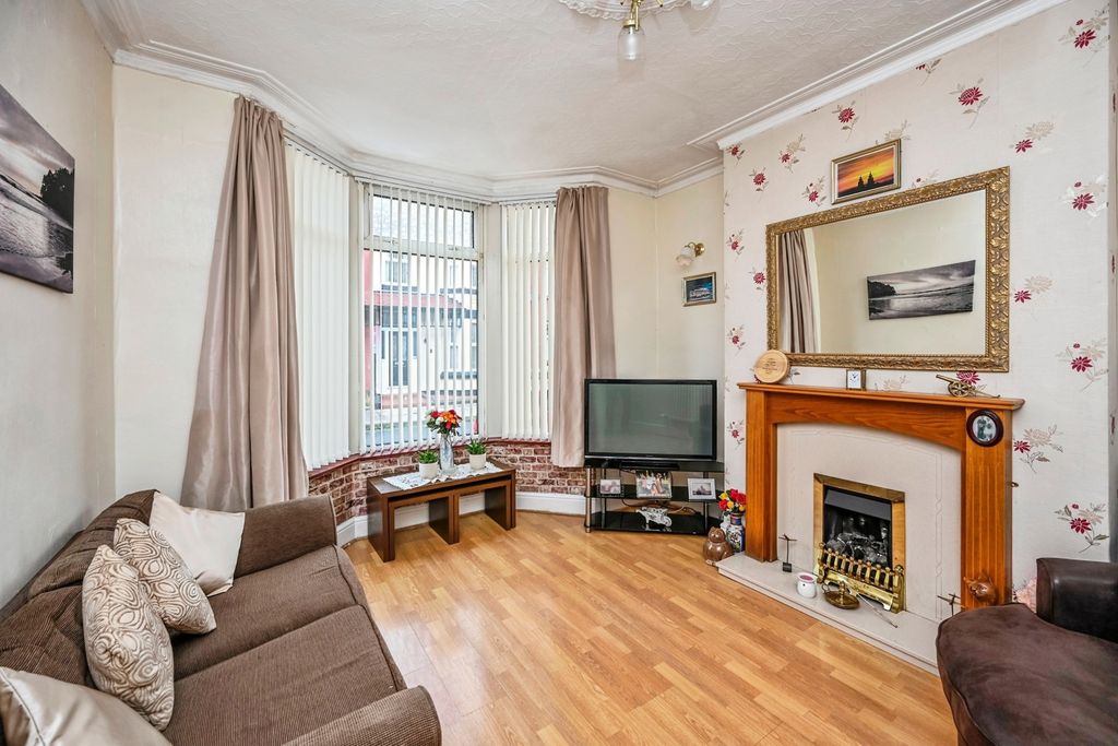 Property photo 2 of 17 Photo