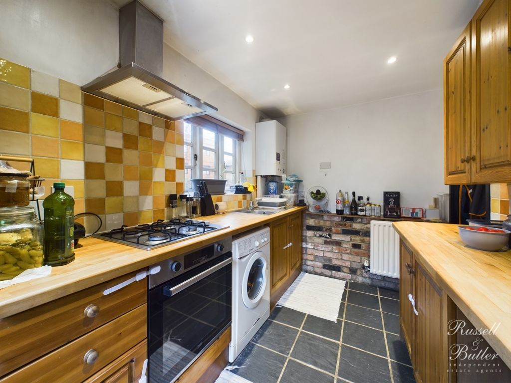 Property photo 3 of 15 Cam02127G0-Pr0254-Still021
