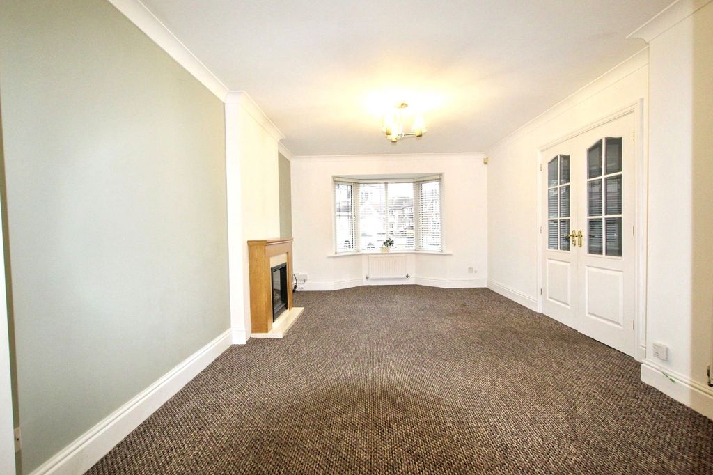 Property photo 3 of 23