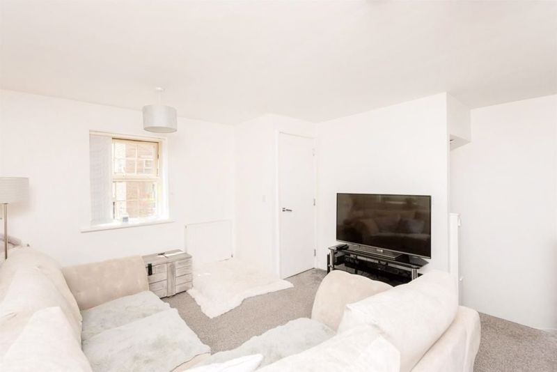 Property photo 3 of 8 Photo 3