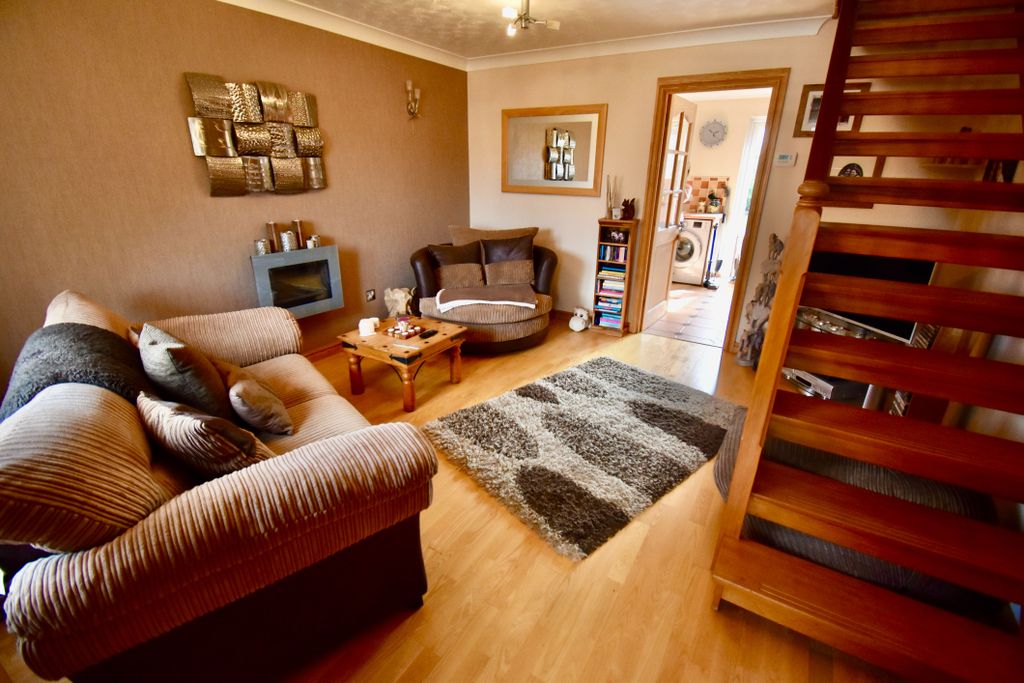 Property photo 3 of 11