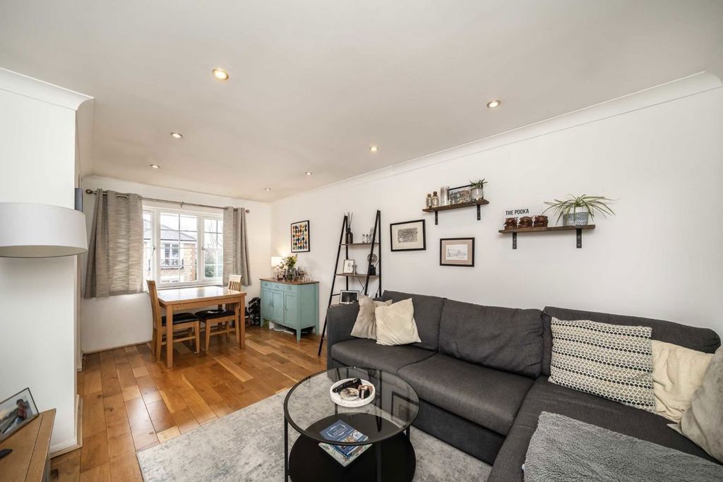 Property photo 2 of 6