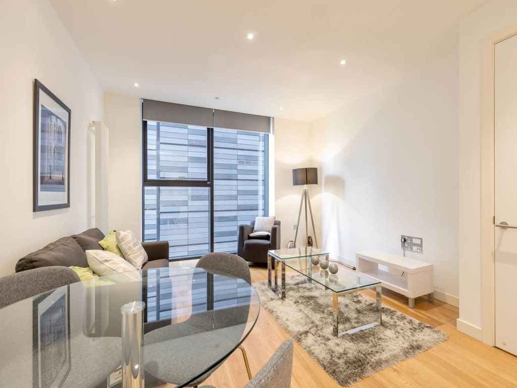 Property photo 3 of 9 Living 2