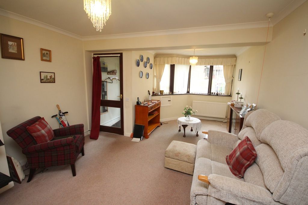 Property photo 3 of 12