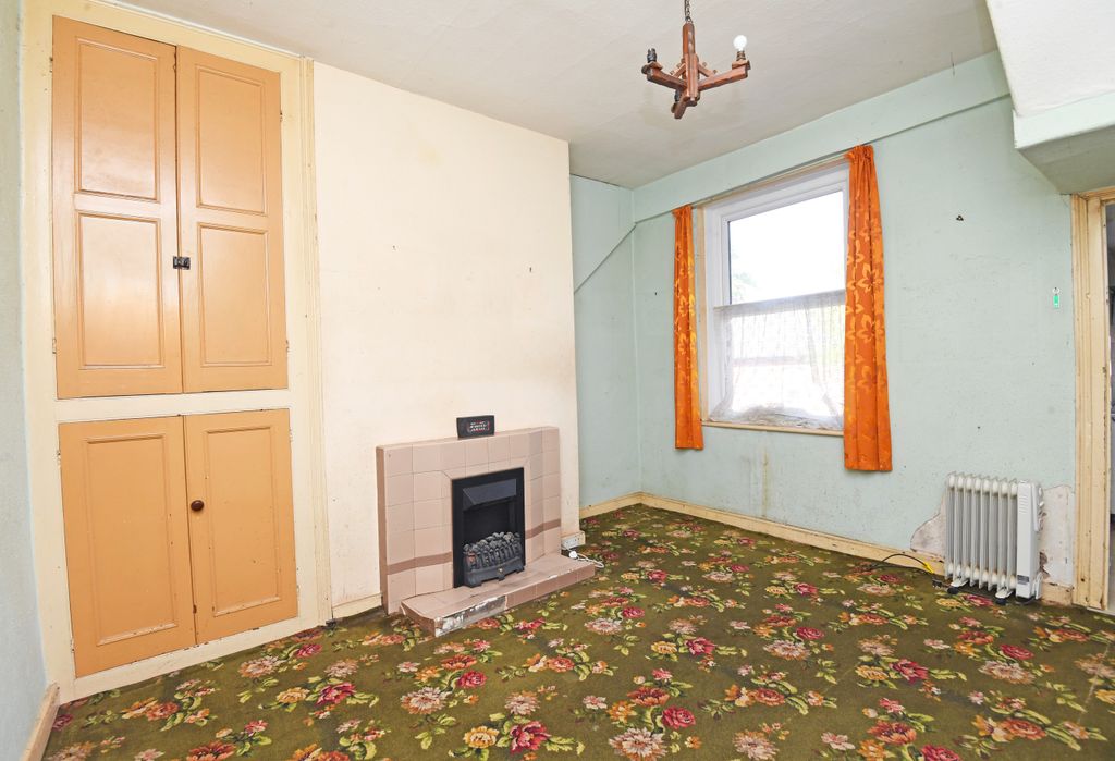 Property photo 3 of 7