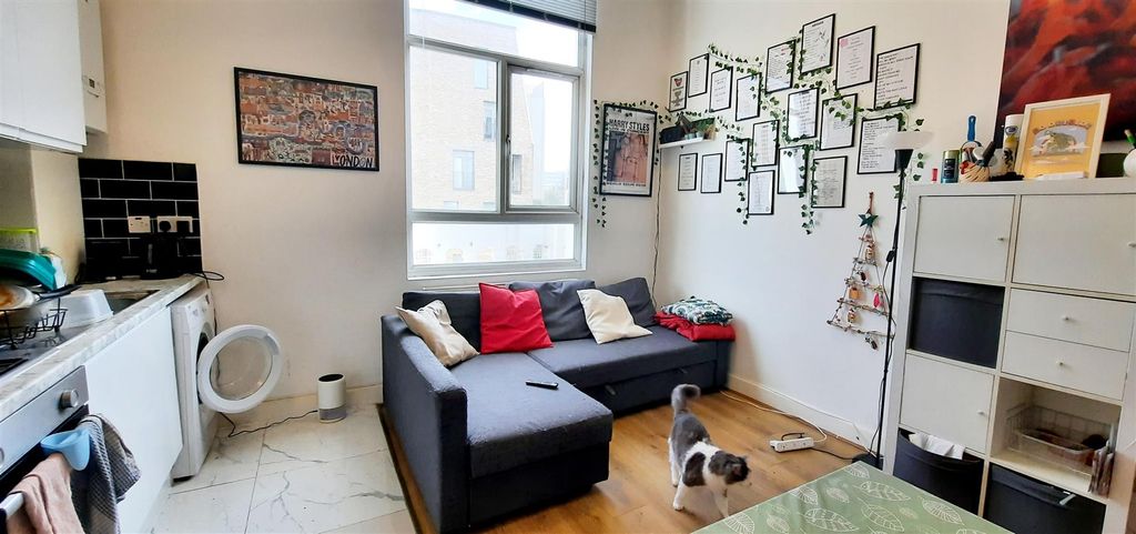 Property photo 1 of 10 Reception Room