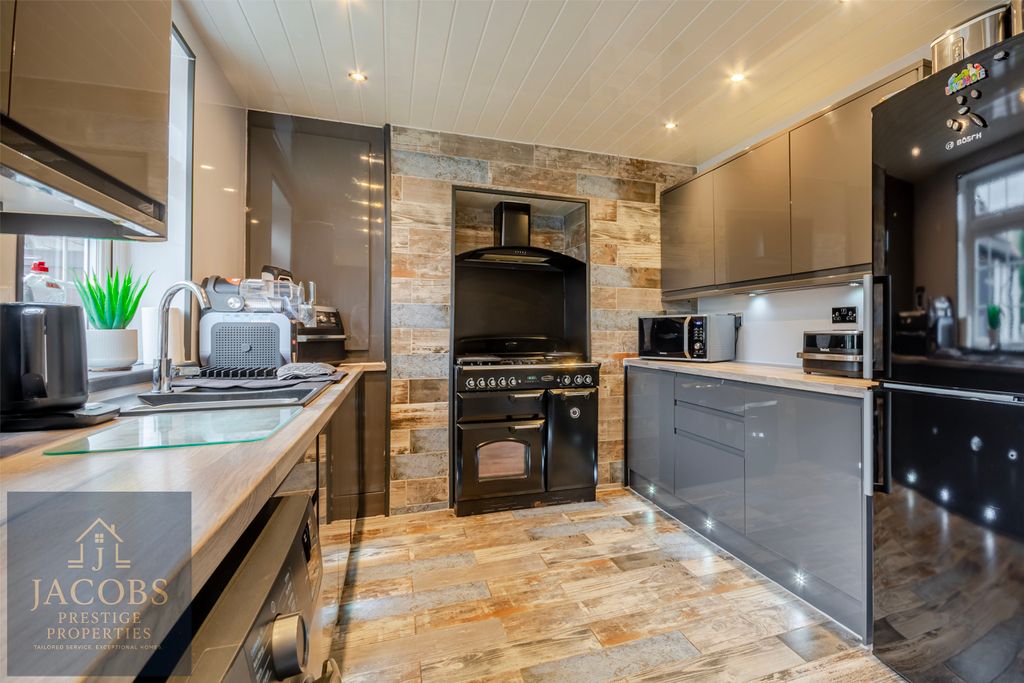 Property photo 2 of 12 Sa-16 Copy