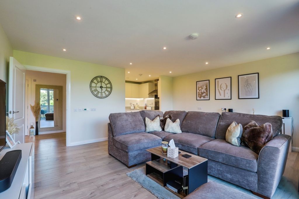 Property photo 3 of 15 Pbox-Img.Jpg