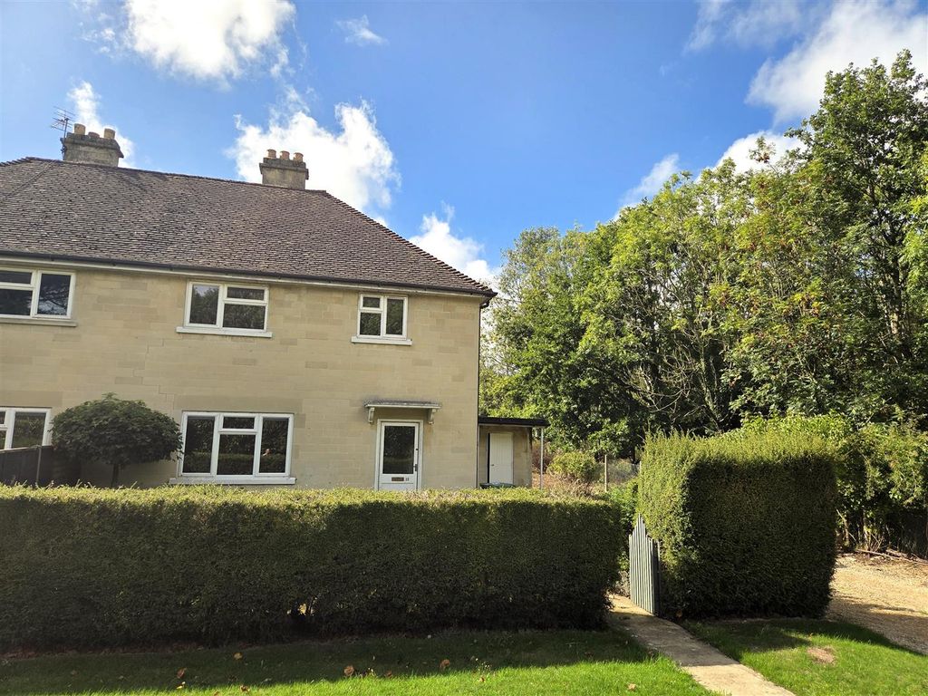 Property photo 1 of 10 15 Green Road - Front.Jpg