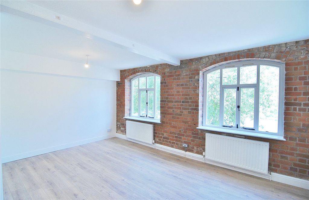 Property photo 3 of 7 Picture No. 14