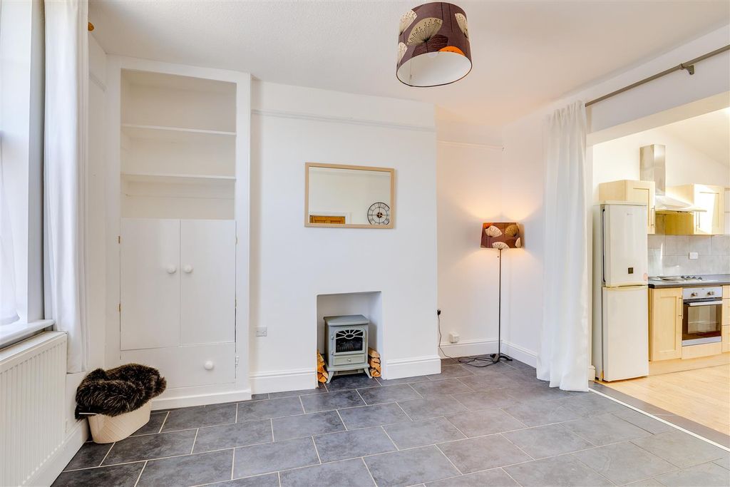 Property photo 3 of 21 12A Brunswick Parade-4.Jpg