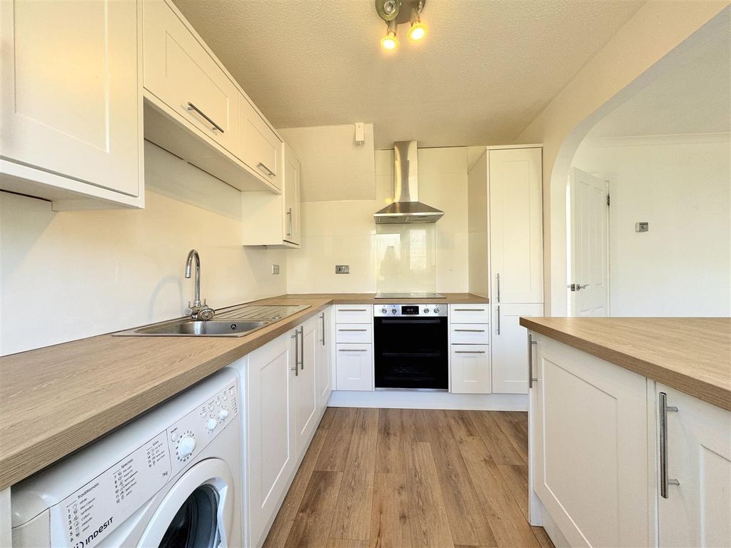 Property photo 3 of 24 Kitchen Diner