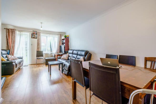 Property photo 3 of 11 204362_158633_Img_04_0000_Max_656x437