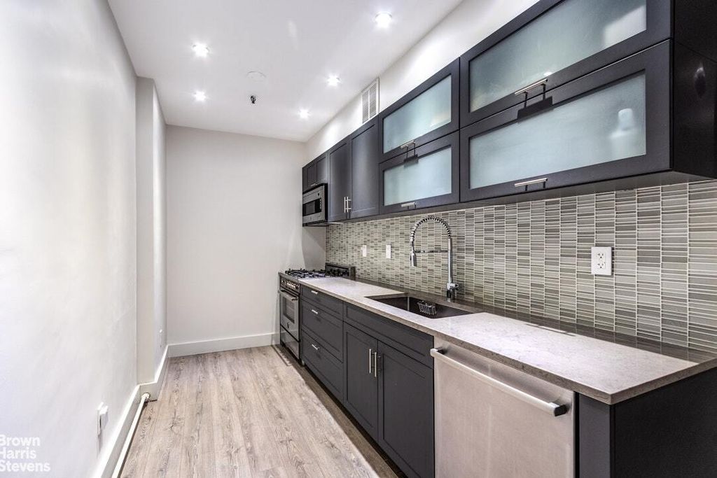 Property photo 3 of 11 <Alttext/>
