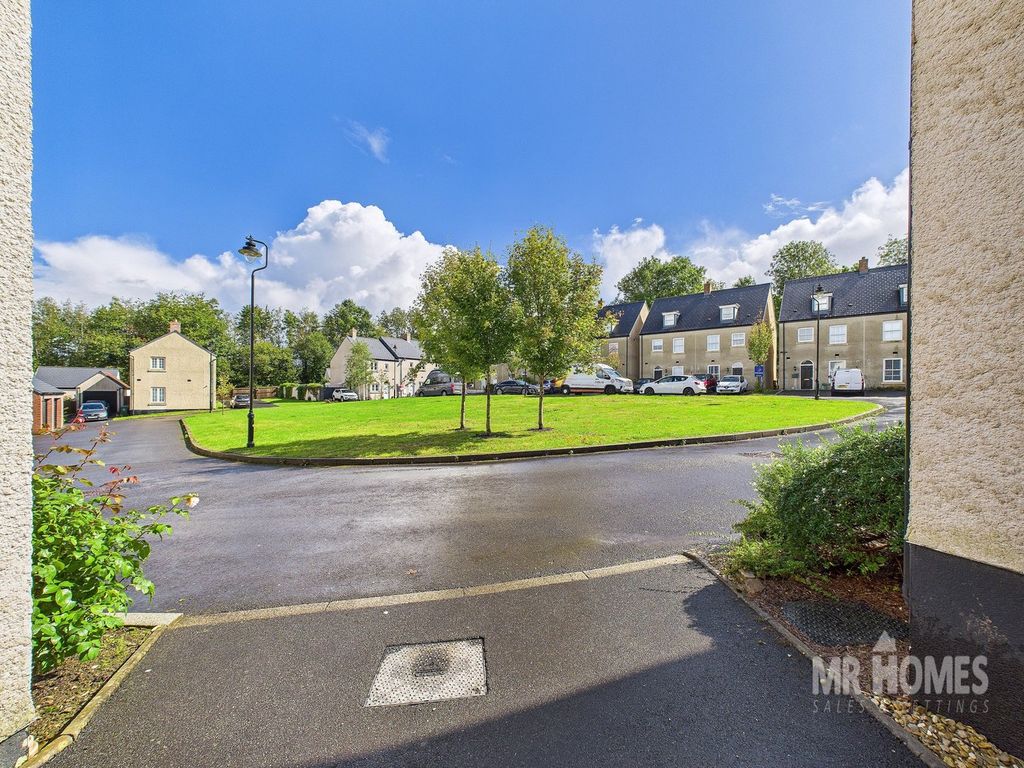 Property photo 3 of 39