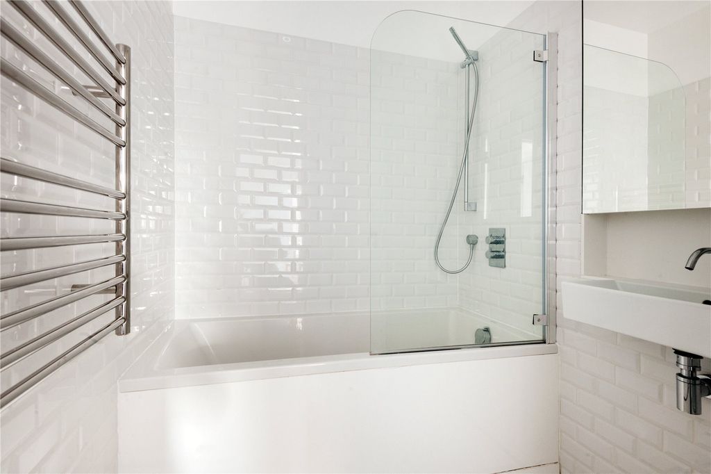 Property photo 3 of 6 Picture No. 01