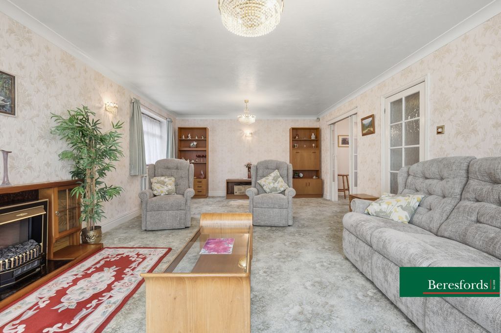 Property photo 2 of 19 Picture No. 23