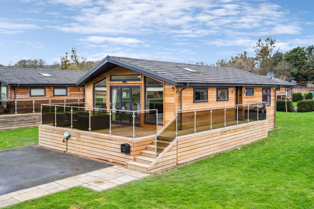 Property photo 1 of 16 Photo 21