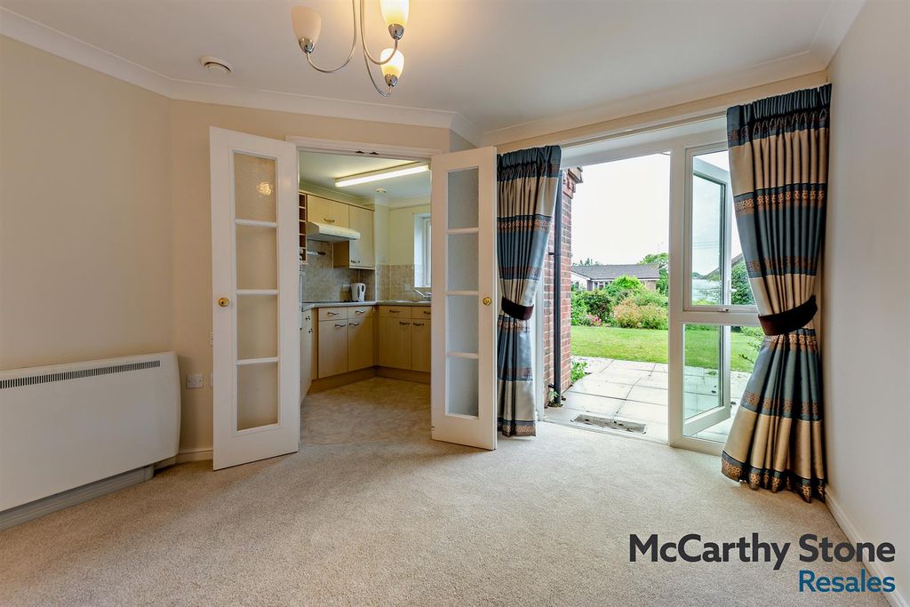 Property photo 2 of 33 8695540-Interior01-800.Jpg