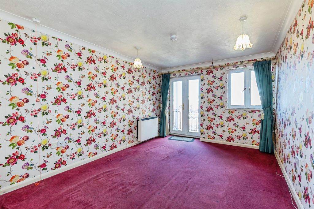 Property photo 3 of 5