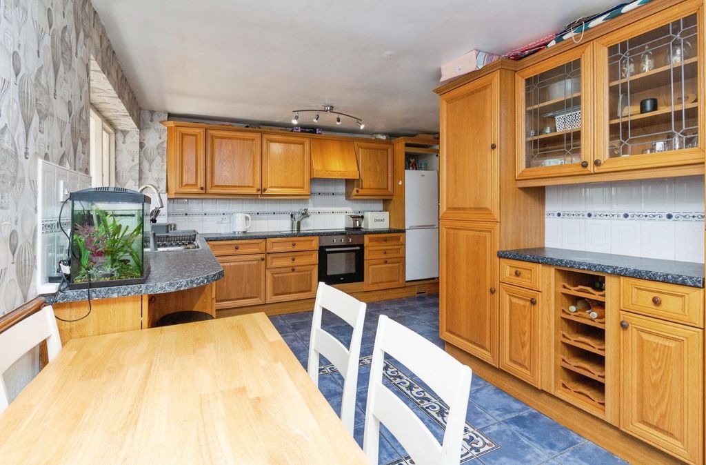 Property photo 3 of 14 Pbox-Img.Jpg