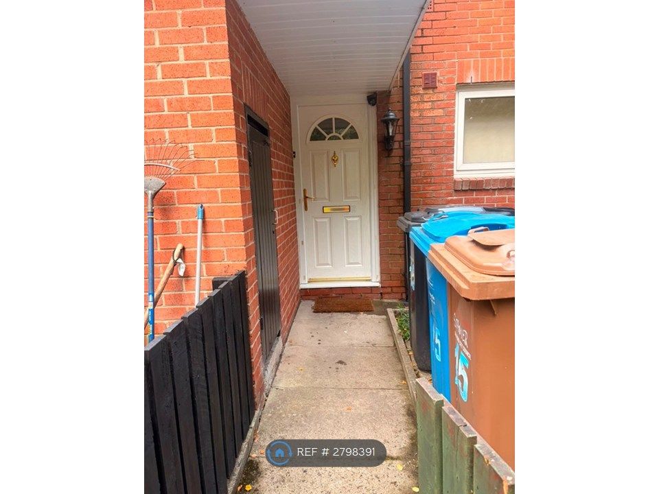 Property photo 1 of 17 Main Private Entrance