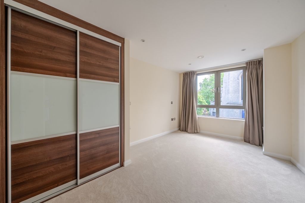 Property photo 2 of 23 1463000-2-6A04910...
