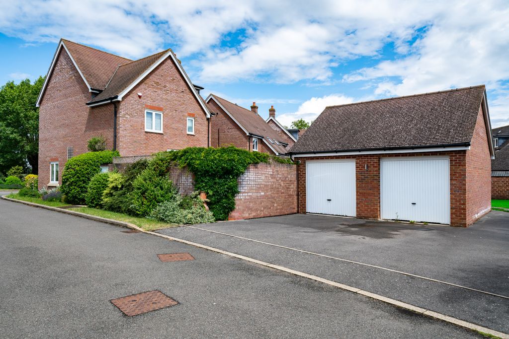 Property photo 3 of 34