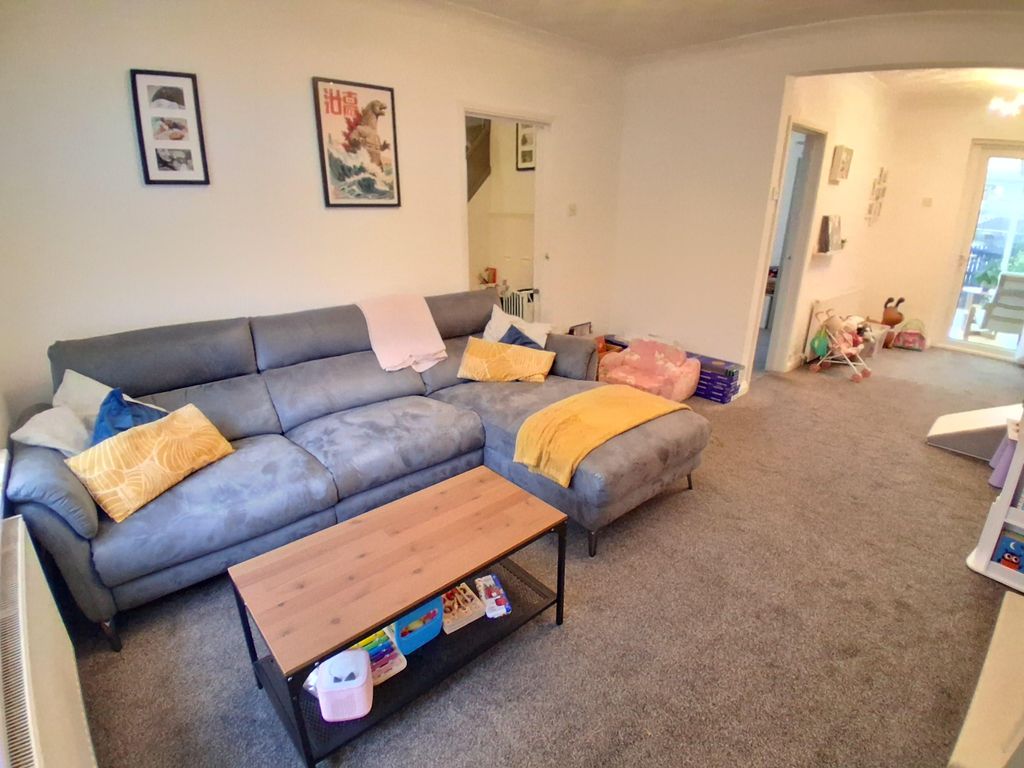 Property photo 3 of 17