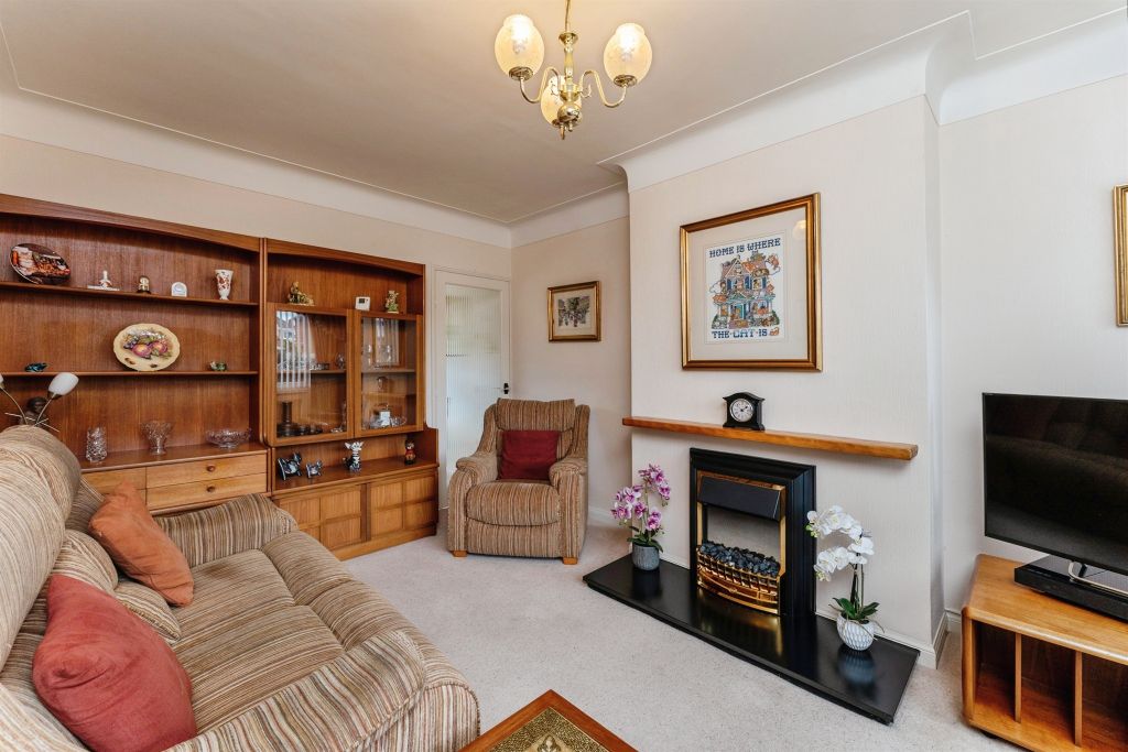 Property photo 2 of 20