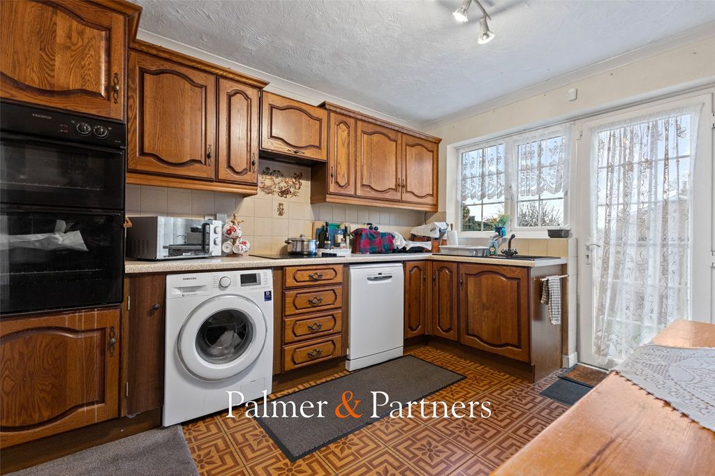 Property photo 3 of 23 Picture No. 28