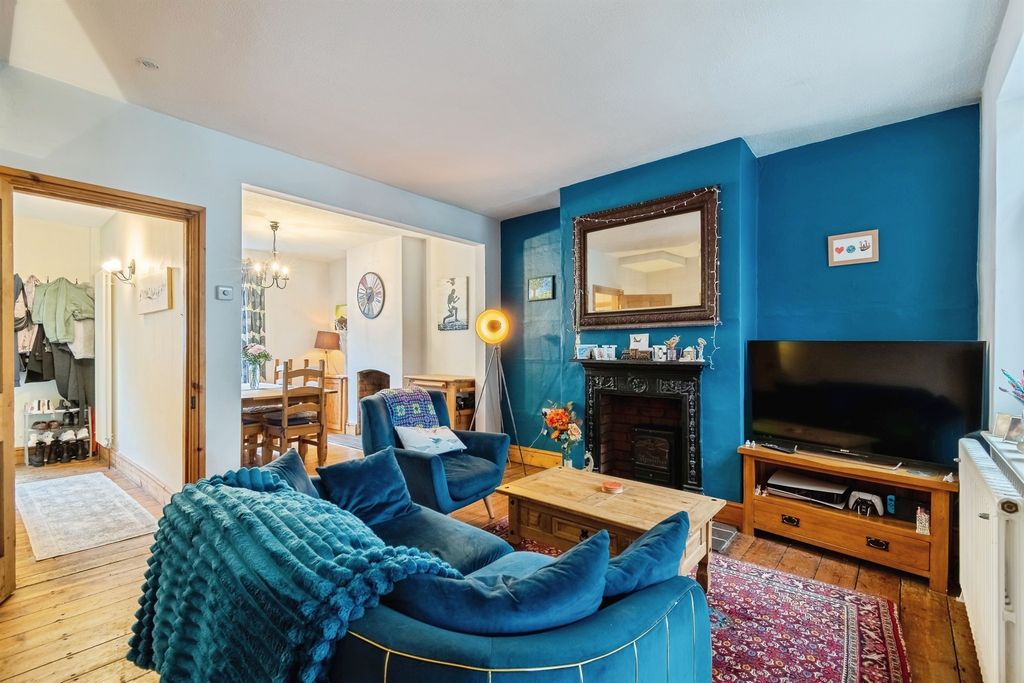 Property photo 2 of 18