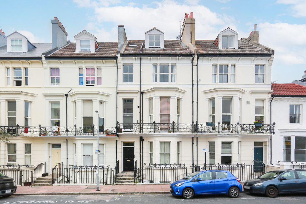 Property photo 1 of 14 296A4959