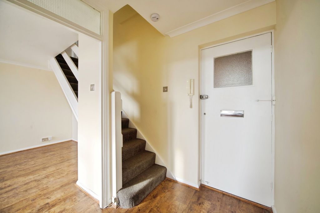 Property photo 3 of 16 Photo